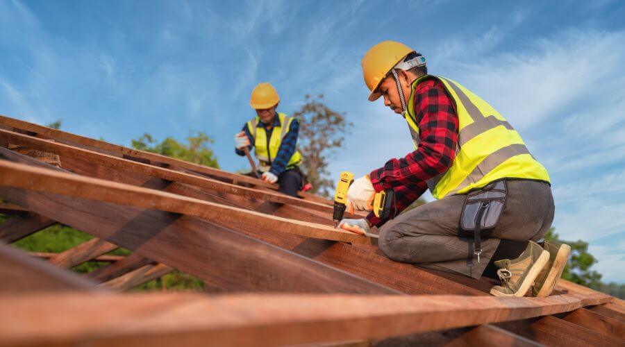 Professional Flat Roofing Installation services in Urbandale, IA